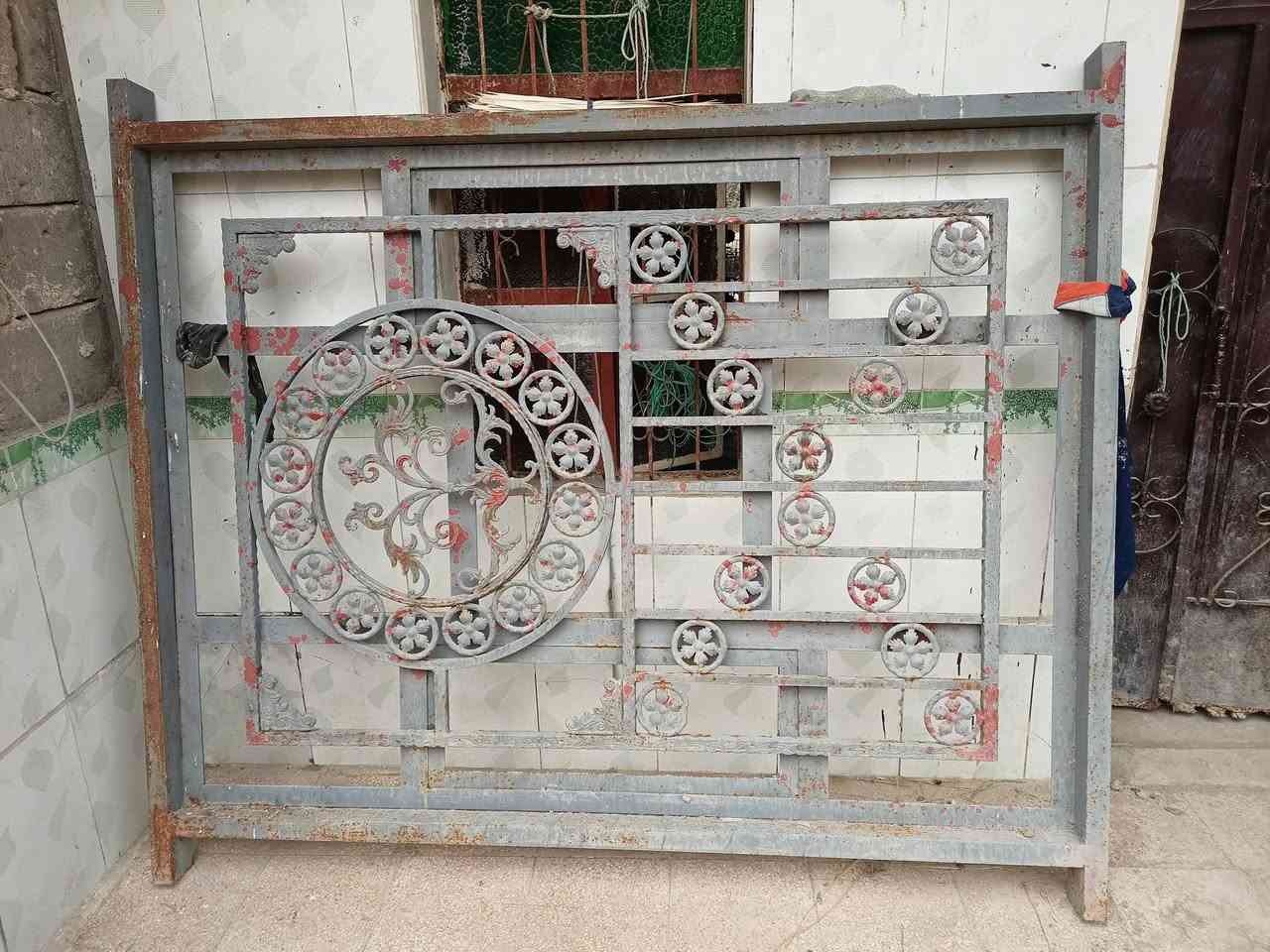 متاح شبابيك عدد 3
وباب واحد 
ديكور واحد 
حديد ثقيل
قياس الشبابيك  3 * 1ونص
ما مستخدمات 
عنواني البصره قضاء الدير 
باقي التفاصيل خاص


**إذا كنت صاحب هذا الإعلان وتريد حذفه لأي سبب، رجاءا أرسل رسالة إلى الدعم الفني**