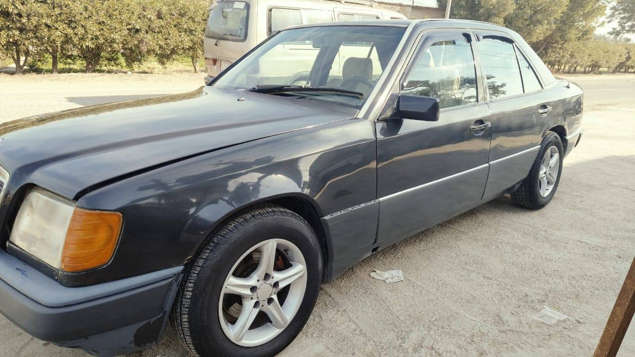 مارسدس دب موديل 88 سياره جاهزه من كلشي كهربائيات تخم تايرات تبريد تدفئه حداديه مداور ثاني يوم
*********** حلة, بابل
