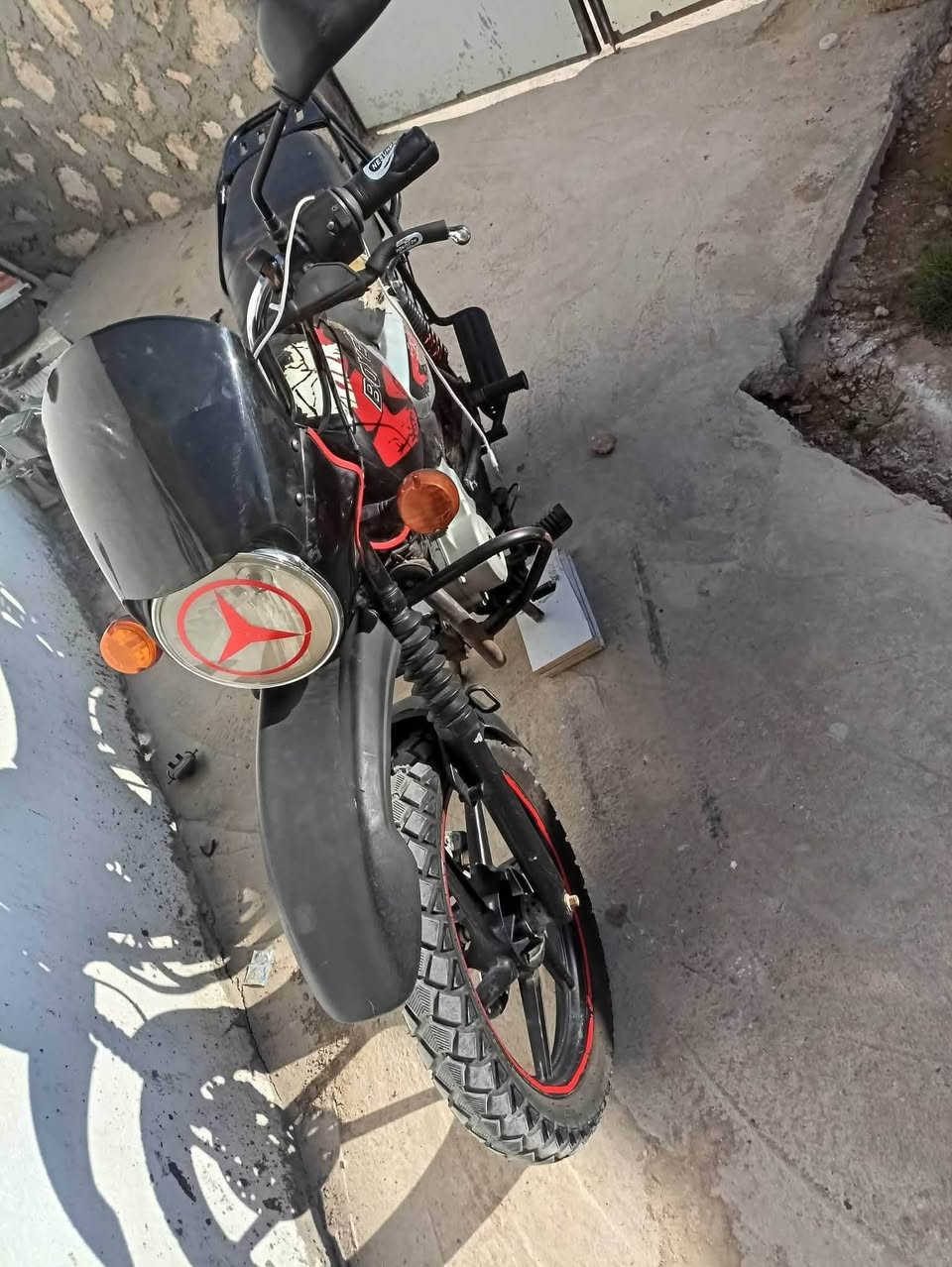 سلام عليكم اخوان دراجه البيع  اوراق اصولي موديل 22 توه مجفته تجفيت جديد السعر 850 وبيه مجال ***********
