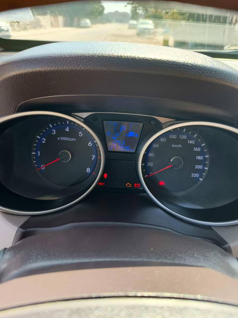 السلام عليكم كلبي
الاسم: توسان خليجي
موديل :2014
الموصفات:نص فول 
مكينه:2000 دوش مامفتوح 
رقم العجله : بابل باسمي تحويل ثاني يوم 
كير /اوتماتيك +عادي 
وارد خليجي /سياره بيه ضربه موضحه بل صوره 
سياره اكفلك شواصي لغود تكم حوض جنطه 
1 شاشه تاب اصلي 
2/حساسات خلفيه 
3/كامره خلفيه
4/كشنات جلد 
5/تخم تاير 
السعر 160 وبيه مجال بسيط جدا 
مكاني نجف الاشرف
*********** اتصال  ***********واتساب فقط
