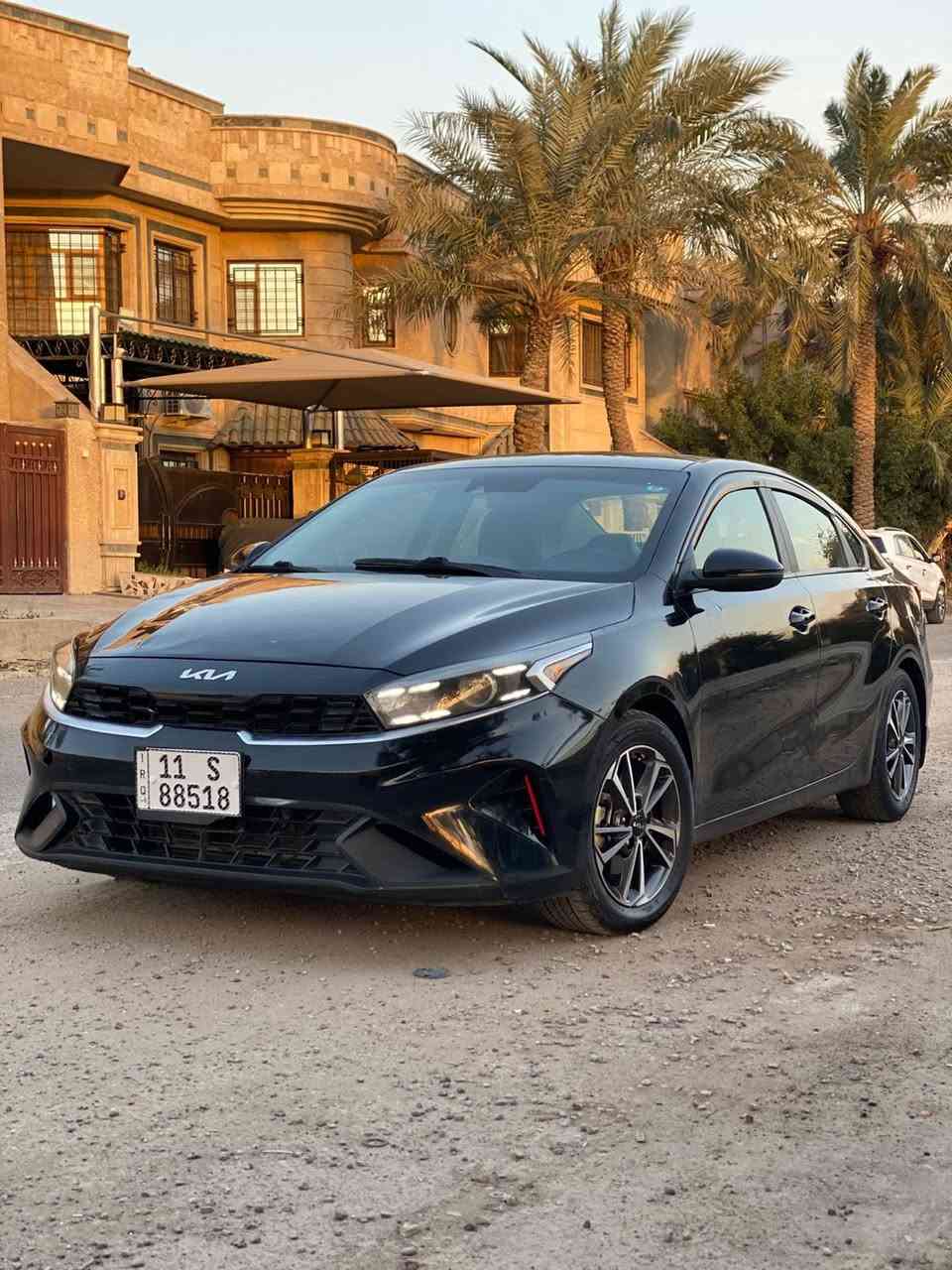 السلام عليكم كيا فورتي موديل 2023 رقم بغداد بأسمي عارضه 130$ بيه مجال بسيط سياره مواصفات S اشاير بالمري /شاشه كبيره/ فول تحكمات/ رادار امامي / رادار جانبي بالمري /كشنات جلد / داخل لونين/ لد امامي خلفي / تحديد مسار /مانع اصطدام / حساسات خلفيه/ 3انظمه قياده / وبعد باقي المواصفات المعروفه السياره جديده وجاهزه تبريد ثلج 🧊 تخم تاير جديد/ حداديه وضع شركه السياره ماشيه 48mi محرك حجم 2000 دوش مكينه وكير كفاله 
السياره حادثها جاملغ وبنيد بدون دواخل بدون ايرباك كما موضح بالصور وباب الصدر صبغ كلير لتوحيد لون باقي السياره كفاله مكان السياره بغداد شارع فلسطين الاتصال بالرقم :*********** الخاص مغلق 🔏
