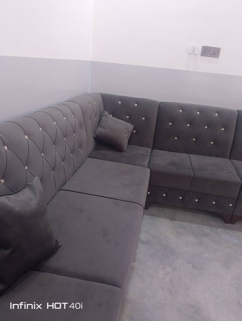 السلام عليكم تخم قنفات للبيع فصال اربيل مقاس 7×4 للتواصل: ***********
