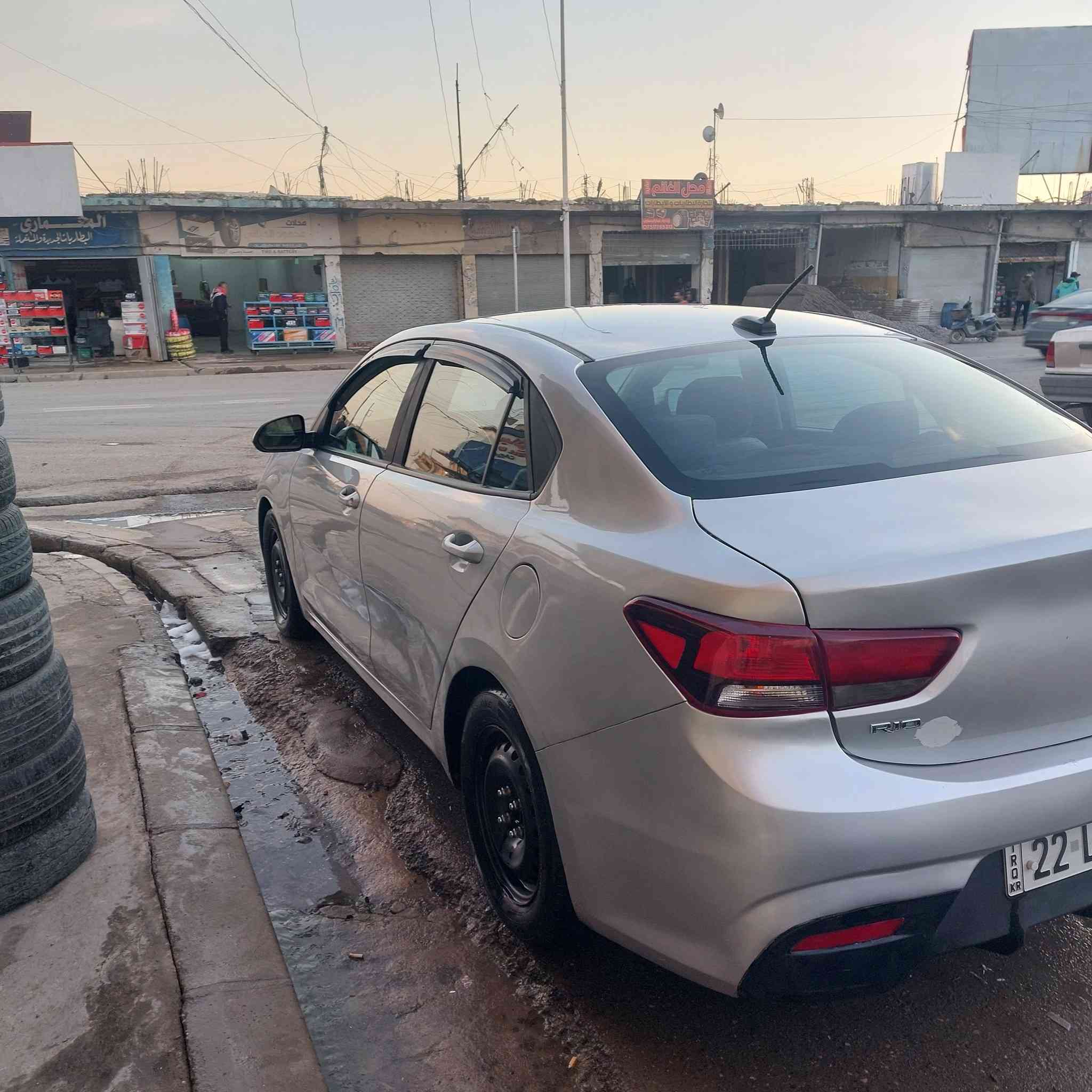 السلام عليكم
كيا ريو ٢٠١٨ موصفات S
رقم أربيل جديد شرط التحويل 
السياره ماشيه ٨٥ 
المحرك شرط والكير شرط
 محرك جيدي اي والكير ايتي 
الضرار جاملغ خلفي وباب 
السعر ١١٥ وبيها مجال للطيبين 
مكاني موصل الجديدة 
***********
