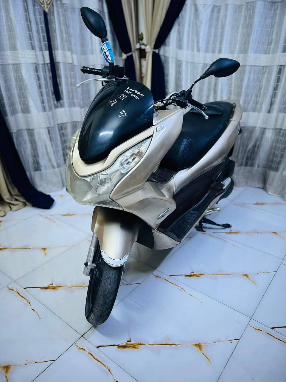 سلام عليكم دراجة pcx جيل اول لون مميز مكينه 125 الدراجه خير من الله بيه تخم تاير جديدة منظومه بانزين جديدة كلجات جديدة الدراجه بيه ملاحظات بسيطه بالكفر الكهربائيات كله شغاله نكره سلف باي وكت السعر 1300 وبيه مجال
*********** مكاني بغداد باب معظم
