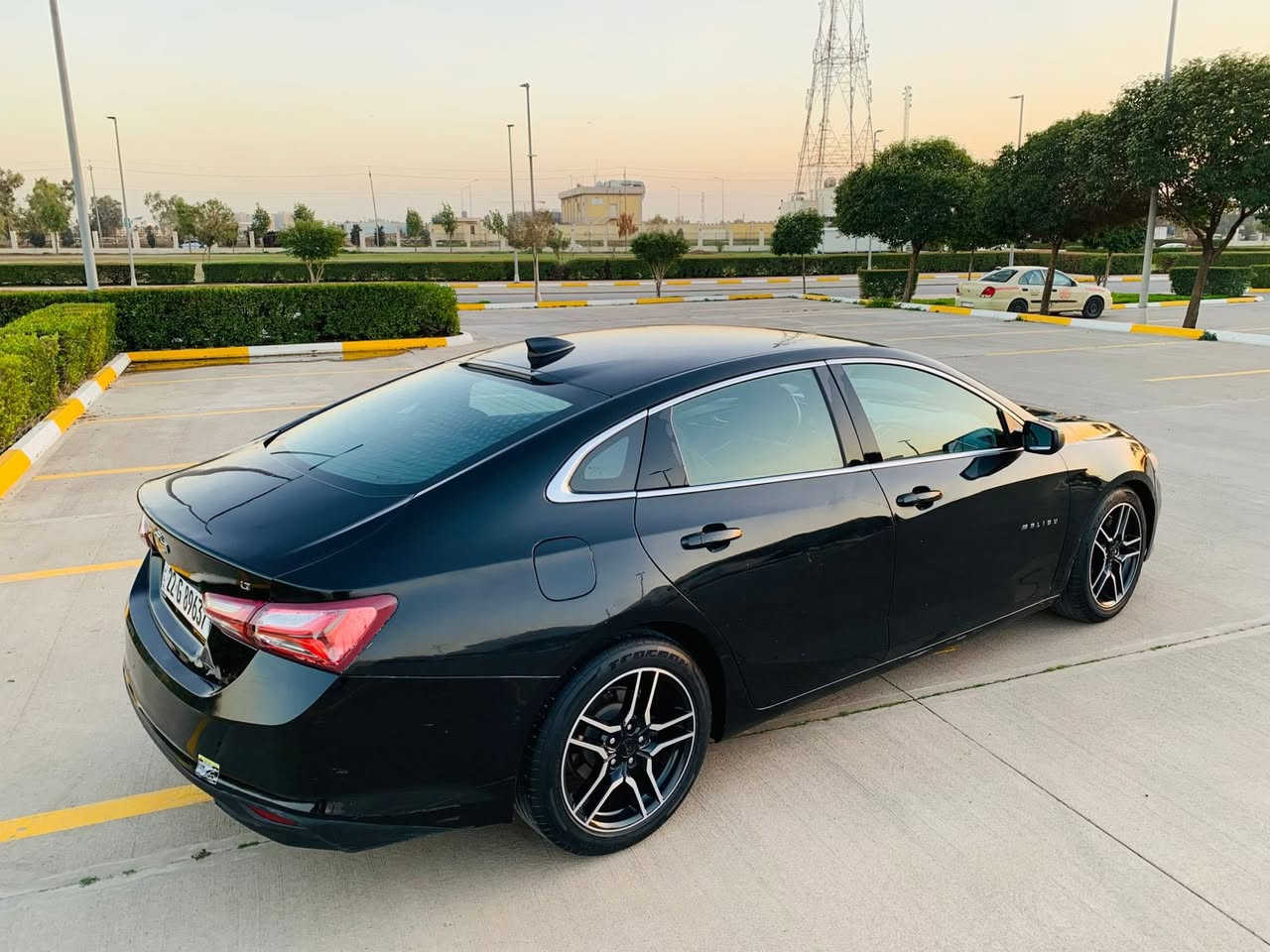 للبيع فقط
سعر مطلوب ( ١٠٢$ ) ورقه 
ماليبو موديل 2021 LT 

***********
***********

مكينه كير صدر كهربائي كفاله 
مسويها ادامه كامله دهن جديد 
باتري جديد تايرات كلها جديد

سياره باسمي سنوي جديد 
رقم أربيل تحويل مباشر نفس اليوم 

سياره بيها اربعه قطعة كلير صفحه سكن
بدون دواخل بجم و سندوق كبس 
ارباك برده فقط باقي سليمه

ماشيه 100km حقيقي
مكينه مامفتوح ✅
