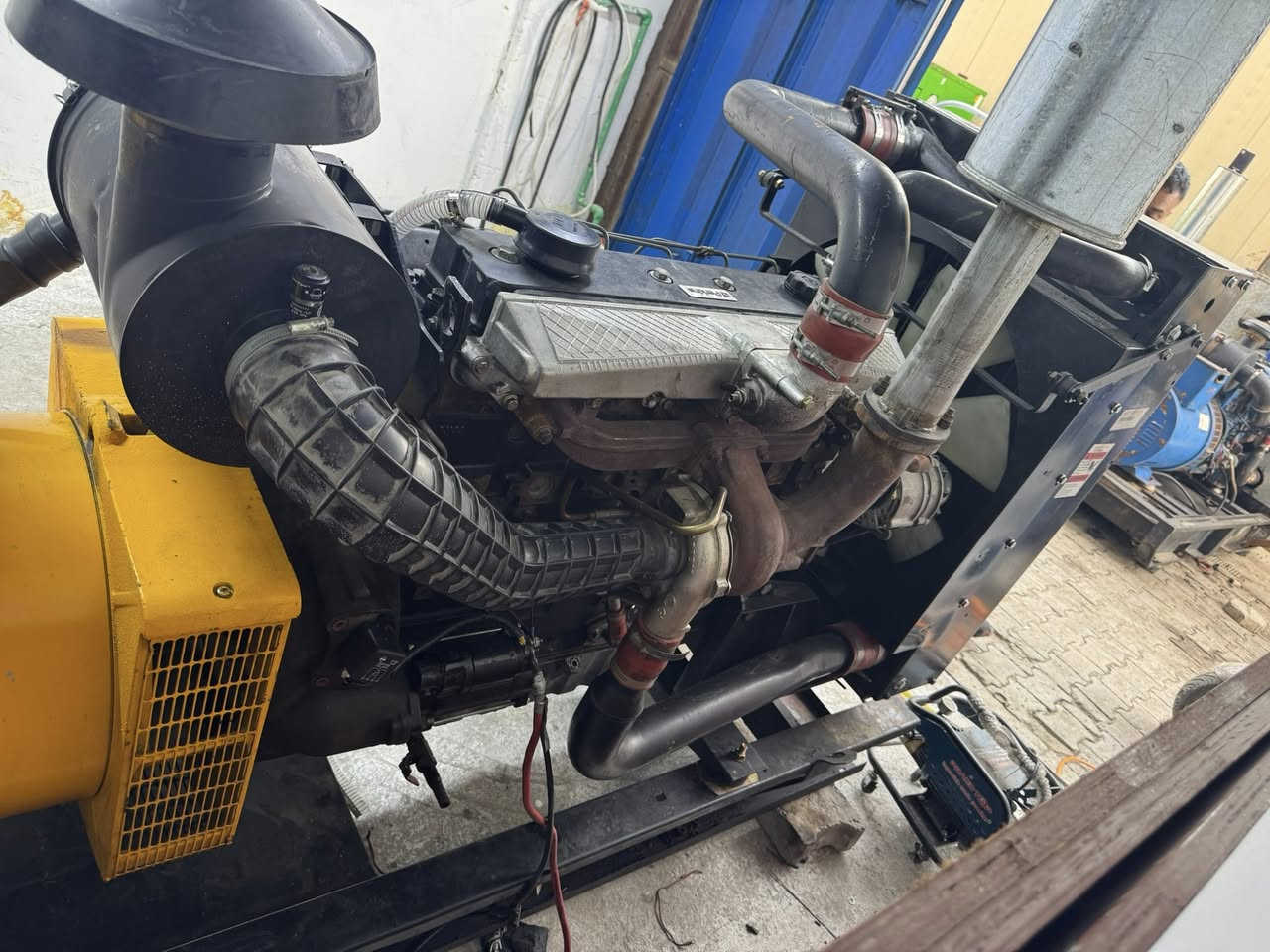 موالده ١٥٠ كيفي بيركنز انكليزي ٦ سلندر  جويتر شاصي شغاله على حمل لا صرف ولا تبخير توليد لوري سومر انكليزي نظام اوتوماتيك كل حساسات شغاله العنوان بغداد مجمع المشن 
السعر ٦٠ 
 للاتصال ***********
