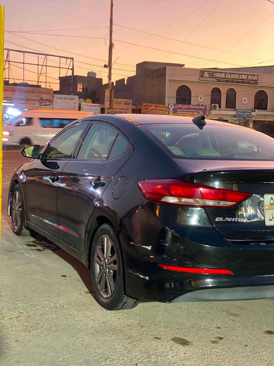 يالله
السلام عليكم 
النترا موديل ١٨وارد أمريكي 
حادثها فقط بنيد مصبوغ ليبل واحدبدون إرباك 
سيارة نضيفة خير من الله 
محرك ٢٠٠٠
موصفاتها 
تحكم جهتين شاشة جبيرة كامرة دوارة حساس مري ويل كب داخل مدوشم ارضية وكشنات جلد
رقم أربيل بسم الشركة تحويل مباشر 
بيع مستعجل  ١٠٠$ شدة قفل 
مكلف بلنشر
 رقم صاحب السيارة  ***********
