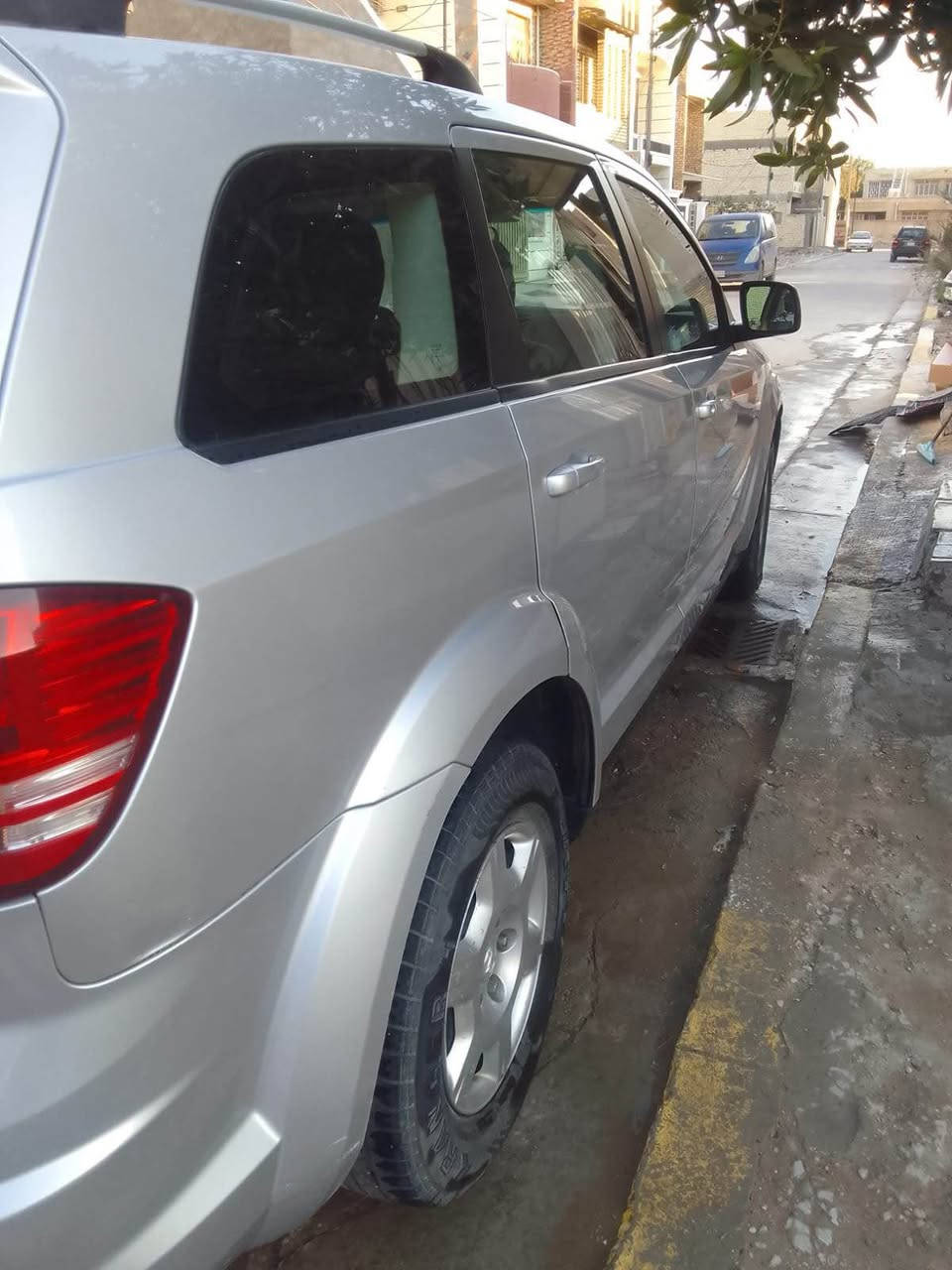 دوج جورني محرك ٢٤٠٠ المرغوب موديل ٢٠٠٩ قطعة تبريد وحدة لون سلفر كلين بدون ضرر أو صبغ من الدعامية إلى الدعامية طخم تأير جديد بطارية  جديدة كير ومحرك ماشيه 130 خمسه راكب جيدة جدا رقم سليمانية باسمي السعر ١١٥ بيه مجال حك الجيه
*********** الفارس, صلاح الدين
