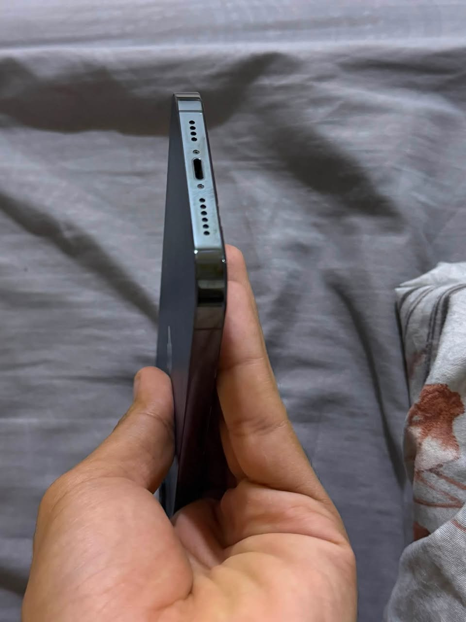 السلام عليكم
ايفون ١٢ برو ماكس

٢٥٦كيگة بطاريته ٨٠

موبايل جديد ما مفتوح 

نظيف جلخ مابيه 

وغراضه موجود الكارتونه 

رقم الهاتف واتساب

***********

سعره ٤٥٠ الف

