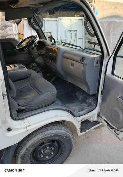 ام عيون 2000 ام الحاكيه 
سنوية لل٢٨ باسمي 
رقم بصرة مشروع وطني انكليزي الجديد 
مهزوزه و قمارة بلاديه شاصي مكفول من الفطر وغيره 
لاضربه لا خياس السيارة تخم تاير كير ومكينه ناعمه واحلى من الصور بالحقيقه مكاني مدينة الصدر الداخل 
*********** 
السعر ٦٧ $ بيهه مجال حك جيه
