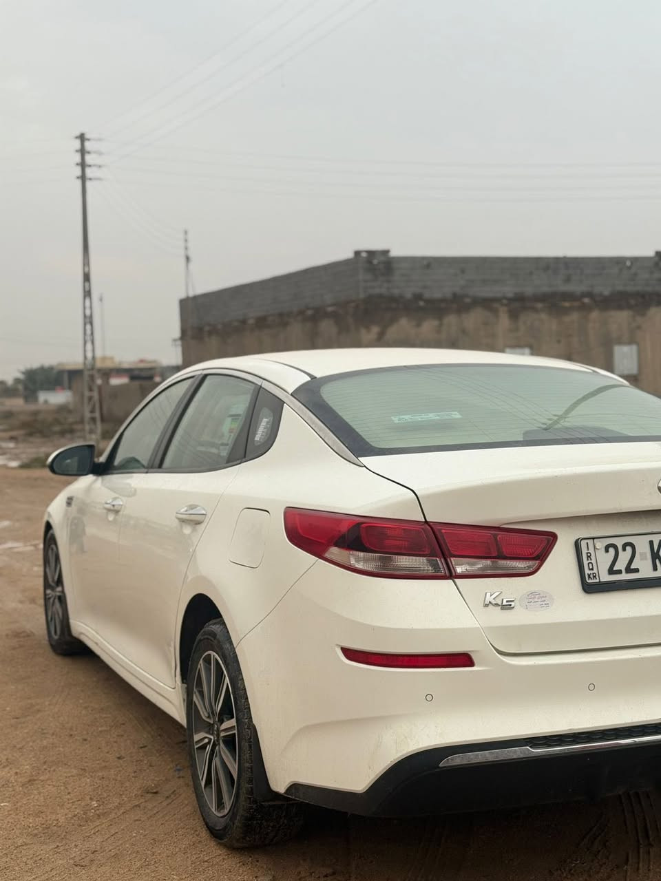 السلام عليكم كي فايف للبيع مديل ٢٢ كوري كفاله عامه ضربه صبغ كفاله اصل رقم أربيل سنوي توه مجدده السياره جاهزه من كلشي تخم تاير لايت زنون تحكمات تثبيت سرعه ماشيه ٨٦الف مكاني البصره الهارثه وهاذ رقمي *********** السعر ١٧٨وبيه مجاله
