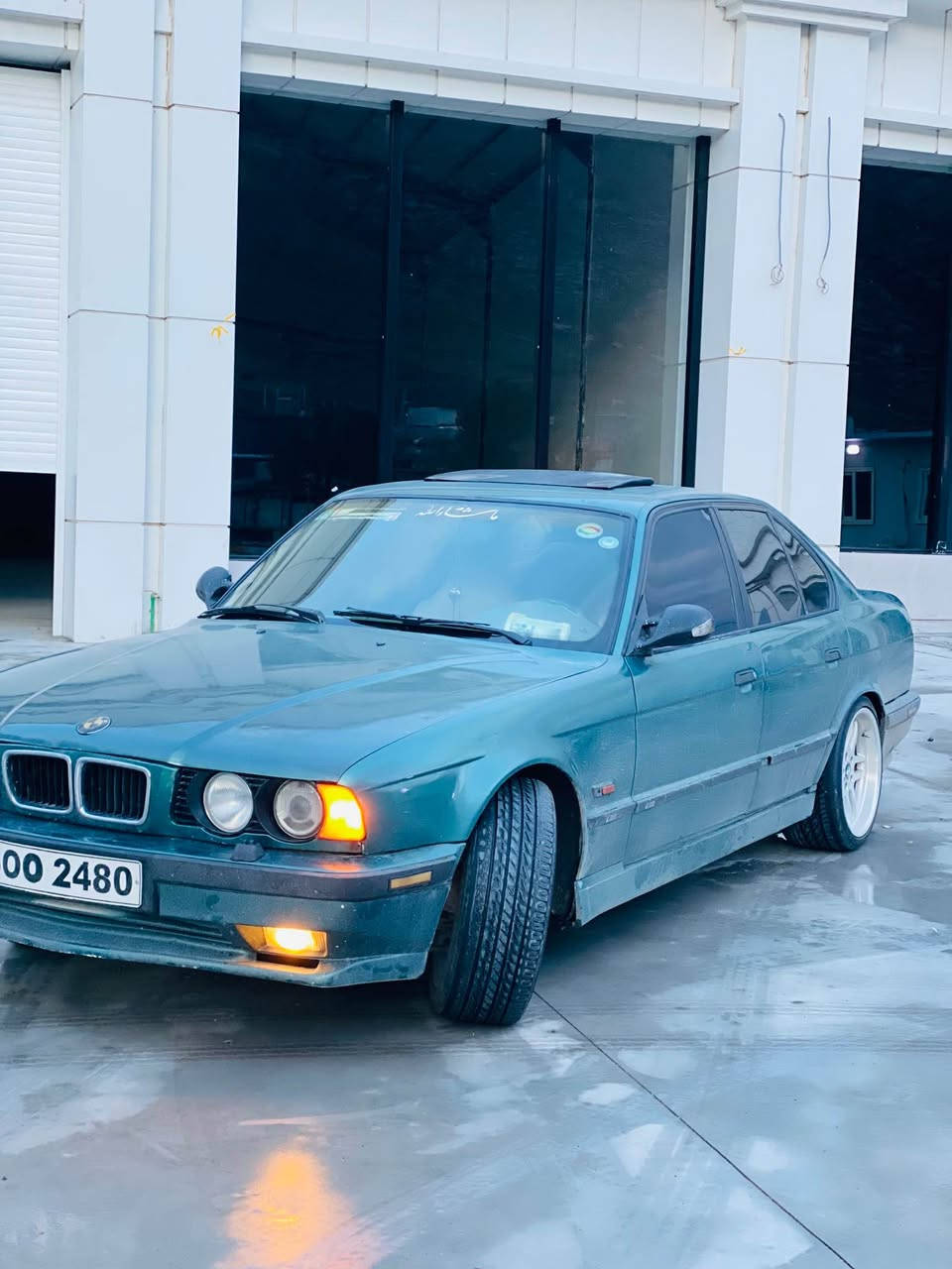 سەرەتا بەناوی خودا 
BMW520i 
مۆدێل 1995 سەیاراکا ئاوروپی بیلاد 520 گئرحادیە سایاراکا زۆر بە پاچی مایتەوە مەنەفئستو هەزەو باکانەیە. سەیارەکە دینار مەسروفی تیانیە ماڵی دۆستە 
ژم:***********٨
ژم:*********** سوران, أربيل
