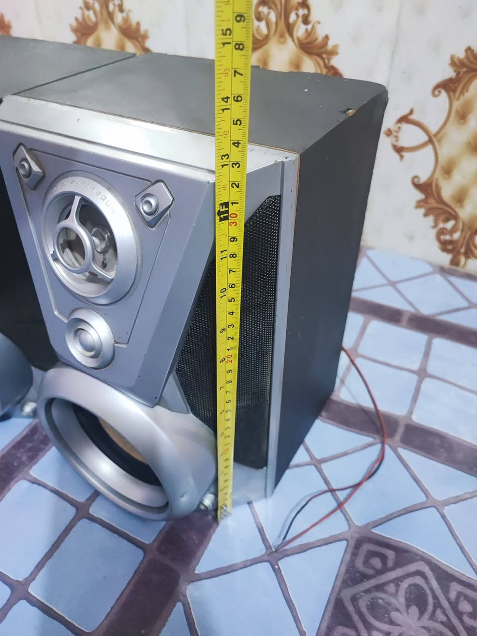 سماعات مال باله ماركة ال جي 100 واط نظافه 85 بالميه صوت نقاوة دمام السعر 50 الف مع التوصيل ***********
