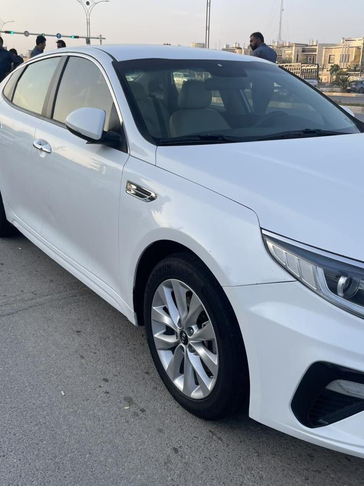 السلام عليكم ورحمة الله...
گيآ آوبتيما 2018  ذي قار. وارد أمريكي مكفولة كفاله من تبديل وضربه وصبغ  ليبل واحد كل سيارة  بدون ضرر داخلي . فقط صبغ  طرف البنيد.
محرگ وگير شرط شغل لا تبخير سياره جديده وجاهزه تبريد يشتغل. مواصفاته معروفه  ماشيه 145
شاشه گبيره كامره دواره 3 انظمه قياده إيكو سبورت فول تحكم ستيرن رادار جانبي اشاره بالمري حساس خلفي رموت حافظه ويل گب گروم جنطه بصمه  ويدات نيگل اصل 
سعرها ب  149 
للاستفسار اتصل واتساب مكاني ناصريه مركز
***********
***********
