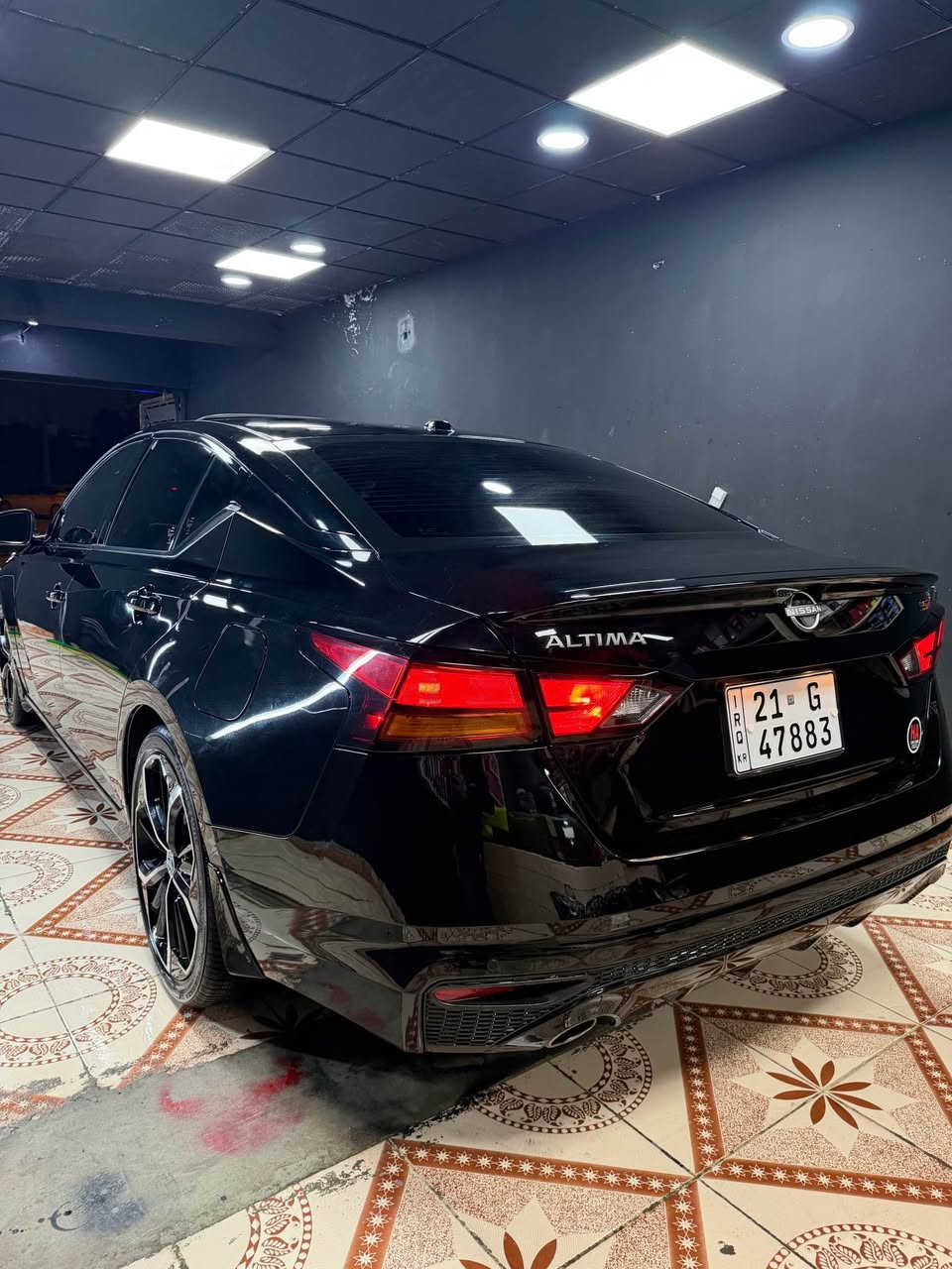 #بۆ_فرۆشتن

جۆر: نێسان ئەلتیما SR Plus
Nissan Altima SR Plus

مۆدێل: 2023
ڕەنگ: ڕەش ⚫️
مەتر: 17 هەزار
مكينه ى: 2500
شوێنی ئۆتۆمبێل: سلێمانی

تۆمارکردن:
ژمارەی نوێی سلێمانی
بە مەرجی گواستنەوەی دوای یەک ڕۆژ

ئۆتۆمبێلەکە کتێبی تظلیل هەیە
تەنها یەک ساڵ ماوە بۆ بەسەرچوونی

⸻

تایبەتمەندییەکان: فول مواصفات
 • خاڵی کوێر (Blind Spot)
 • ئاگاداری دەرچوون لە هێڵ
 • هەستەوەرەکانی دواوە
 • فەتحةی سەقف (بانۆراما)
 • شاشەی گەورە + سیستەمی نیشاندان (GPS)
 • پشتیوانی Apple CarPlay & Android Auto
 • کۆنترۆڵی ستێرینگ لە هەردوو لایەن
 • شارژی بێ‌وێنە
 • هەموو تایبەتمەندییە ناسراوەکانی تر هەیە

⸻

دۆخی ئۆتۆمبێل:
 • ڕووداوی پێشووتر: دوو پارچە بۆیاخ (بنێد و جامڵگ)
 • کەمێک لە تێکەمە
 • دەرگا گۆڕدراوە (بلادی)
 • هەموو ئەیرباگەکان سەلامەتن
 • بهس برده كه ى ته قيوه

ژمارەی شاسی:
1N4BL4CV6PN416765

***********📞 بۆ پرسیار لەسەر نرخ، پەیوەندی بکەن بە ژمارەکە: السليمانية, العراق
