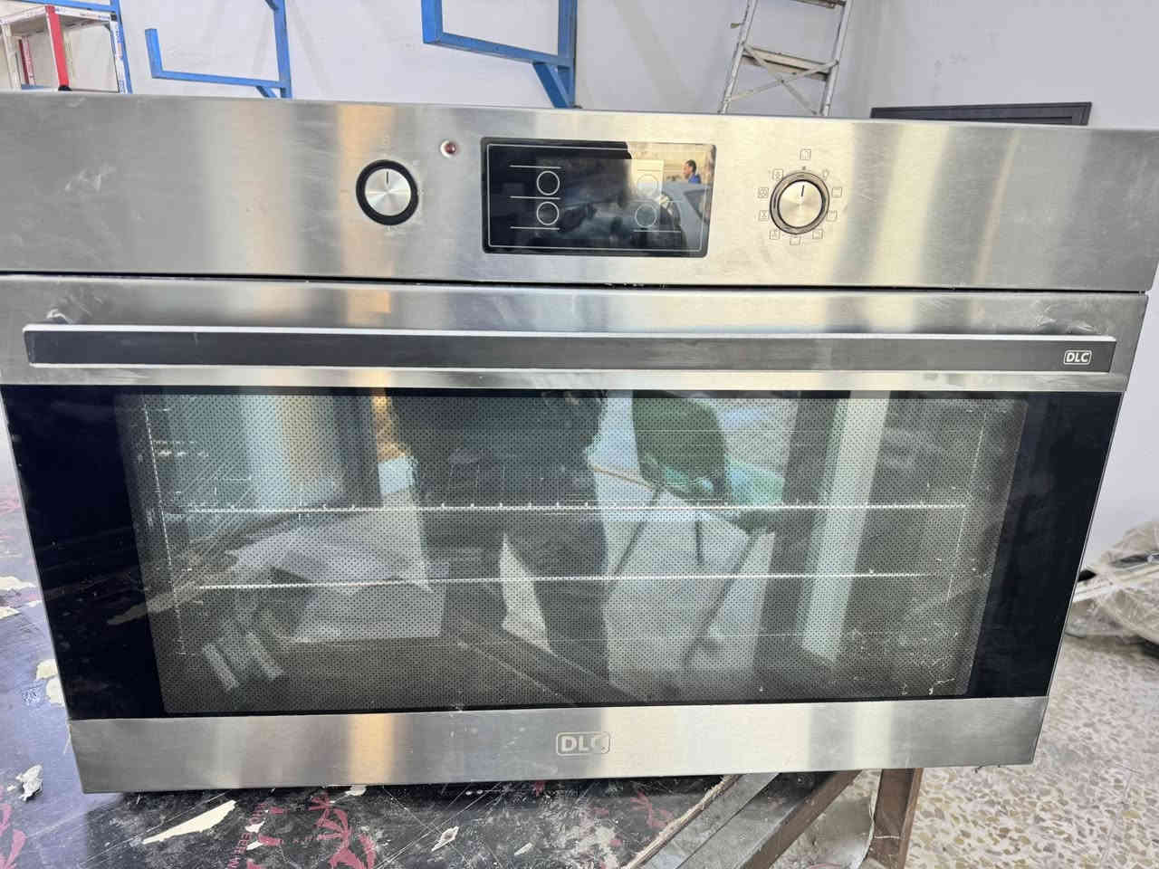 طباخ غاز +فرن كهرباء للبيع غير مستخدم مركه دي ال سي باب اول ***********
