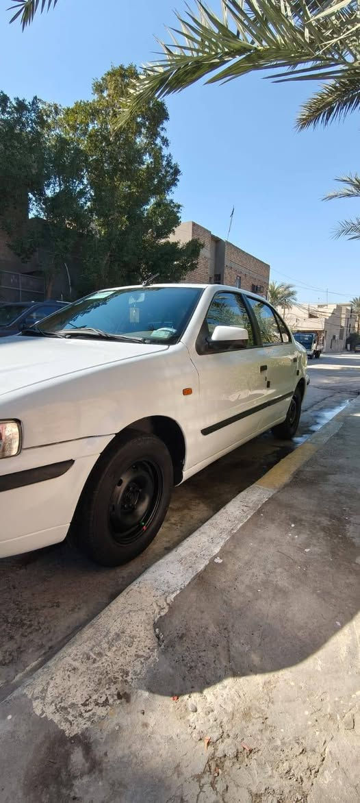 سلام وعليكم سمند موديل ٢٠١١ سيارة نضيفة وجاهزة من كلشي مكينة كير حدادية خير من الله تبريد ثلج بيهة صبغ ٣ قطع بدون دواخل دواخلهة بلادية غرفتهة نضيفة  ماشية ١٦٢ رقم بغداد مكان بغداد سعر ٤٧ وبيهة مجال رقم ***********
