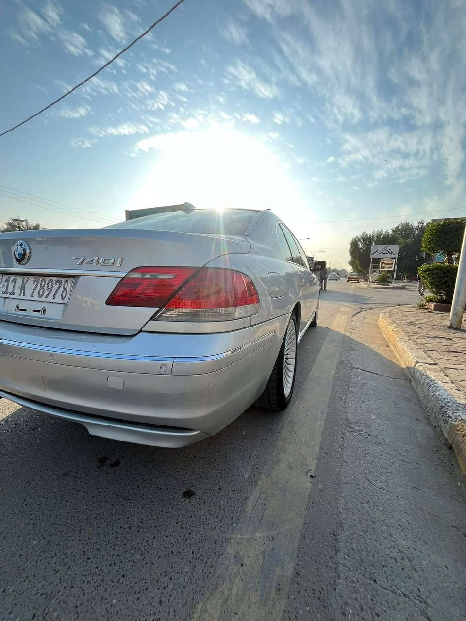 من الجناي للجناية 

سيارة كاملة مكملة كاملة 

مواصفات الكل شغالة 

BMW E65 740i 2006 
محرك 8 سلندر 40
باب قصير المرغوب 
رقم بغداد تحويل ثاني يوم 

وارد ياباني 

ضرر باب خلفي صبغ فقط . 

جاملغ امامي ايمن مبدل للجمالية مابي ضربة 

بقية السيارة مكفولة كفالة عامة من الصبغ والعيب الشرعي 

جراد بنيد وقمارة وصندوق لان سيارة بلادية 

منظومة زنون كاملة

تحكمات كلها شغالة

كشنات تدفئة وتبريد 

باب شفط بلادي

صندوق كهرباء بلادي 

مراية جانبية قلابي بلادي 

تخم تاير نوع ZR جديد 

ويل تخم جديد 

ادامة منظومة بانزين كاملة من الفيت بم للنوزل كلة اصلي 

نقص فقط 

نضوح مشط 

الغاز طاير بلشتاء لان بدلت ردايتر التبريد لان المنظومة كاملة وجديدة لوك 

بوش مال اكسل 

السعر 150$ 
وبيها مجال قليل جدا لان سيارة بلادية وجديدة 

بغداد الغزالية

‭***********‬
