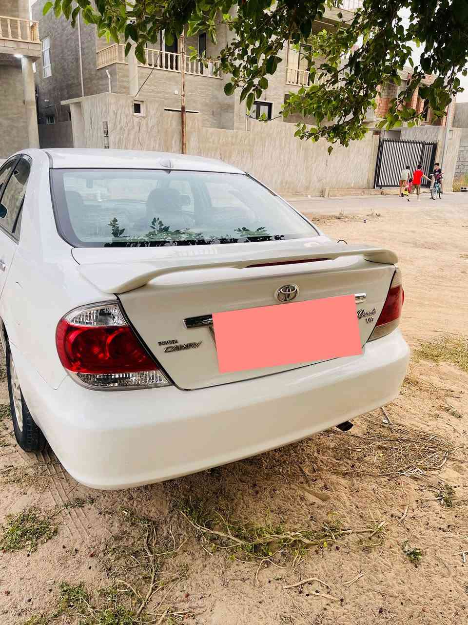 السلام عليكم
للبيع
 كامري 2006 خليجي محرك ٦ سلندر
 مكينة وگير خير من الله مكفولة من الضربة القوية
طخات بسيطة بالباب وانصبغت عام جمالية كهربائيات كاملة وتبريد و غرفتها حلوة
 ملاحظة : السيارة يحتاجلها ترتيب بسيط 
رقم بغداد 
 السعر ٧٥ وبي مجال بسيط
العنوان : صلاح الدين / الضلوعية
للأستفسار : ***********
