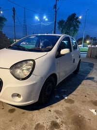 باندا للبيع ٢٠١٣ رقم انكليزي بغداد مثل مموضح بصوره بيه طخطخات بسيطه وش...