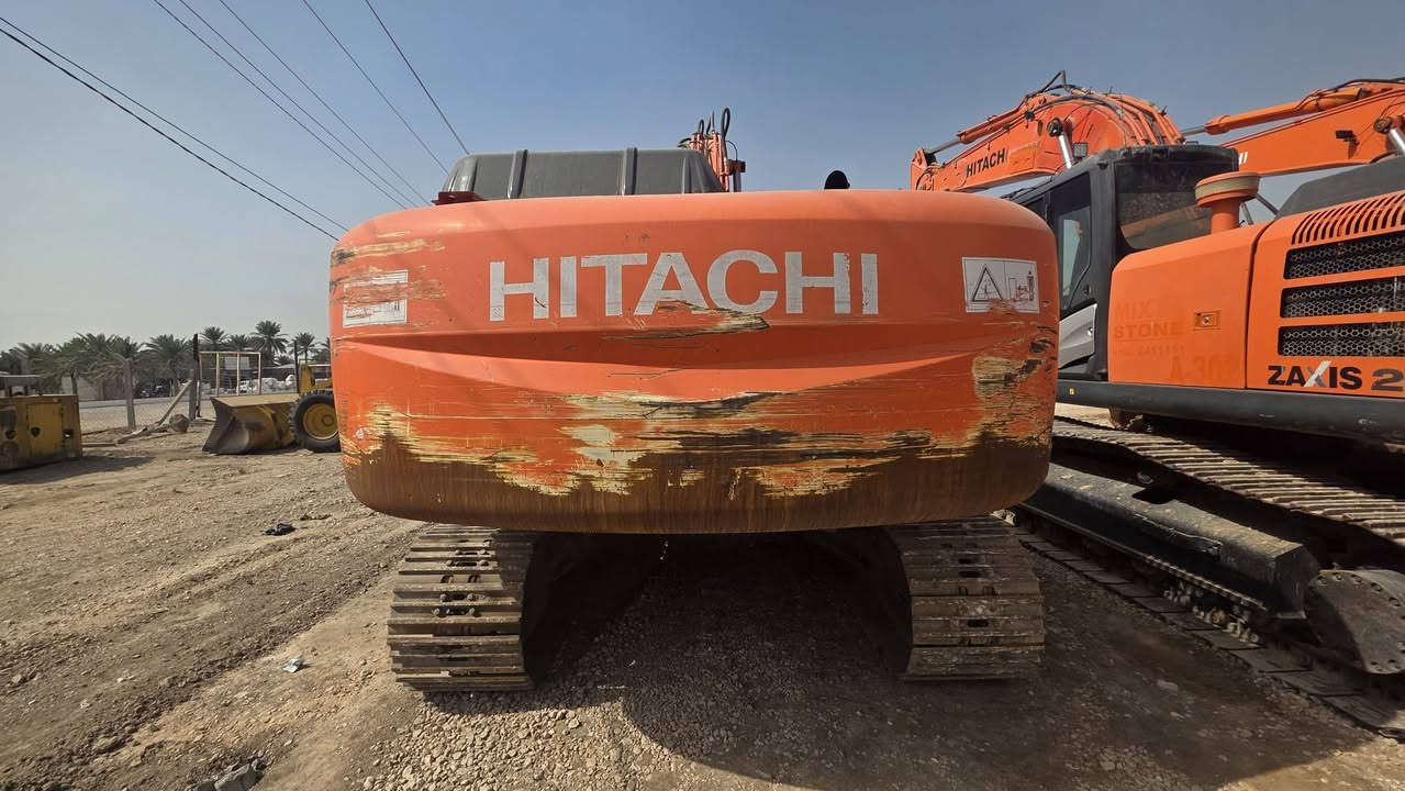 السلام عليكم حفاره هيتاشي
240 جاهزه للعمل بدون صبغ مكانه بابل مشروع المسيب ابوكيان ***********
