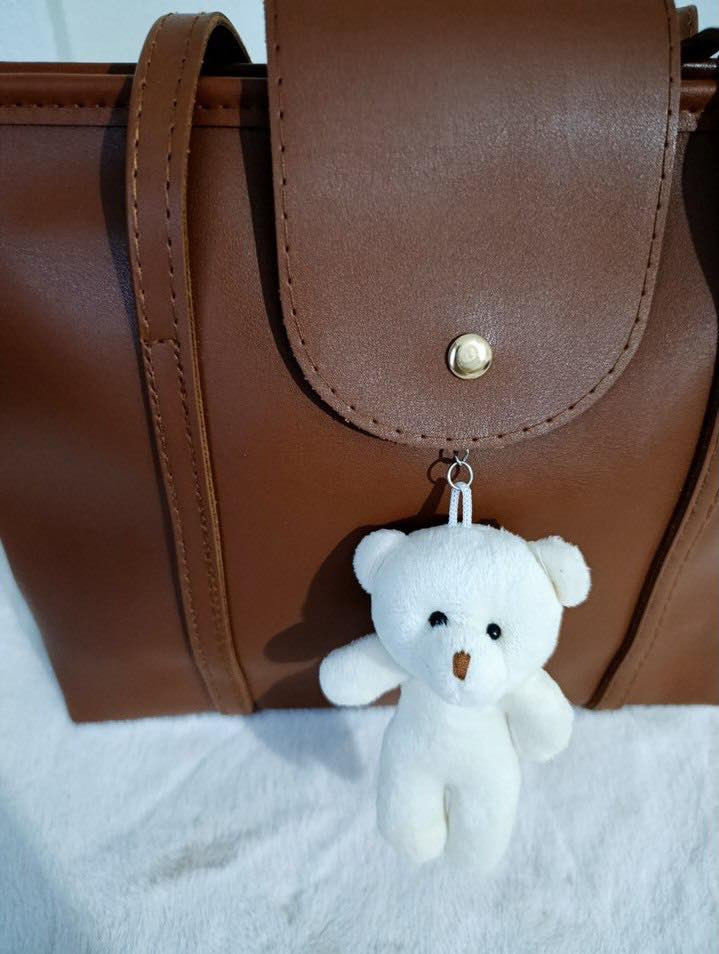 • السعر: 10 آلاف دينار فقط! 💰
• الخامة: نختارلكم أفضل الخامات بلمسة عصرية.
• التوصيل: متوفر شحن لكافة محافظات العراق 🚚 (لباب البيت).
للحجز والاستفسار:
💌 راسلونا على رسائل الصفحة (خاص).
 #جنط #MyBag #حقيبتي #بابل


**إذا كنت صاحب هذا الإعلان وتريد حذفه لأي سبب، رجاءا أرسل رسالة إلى الدعم الفني**