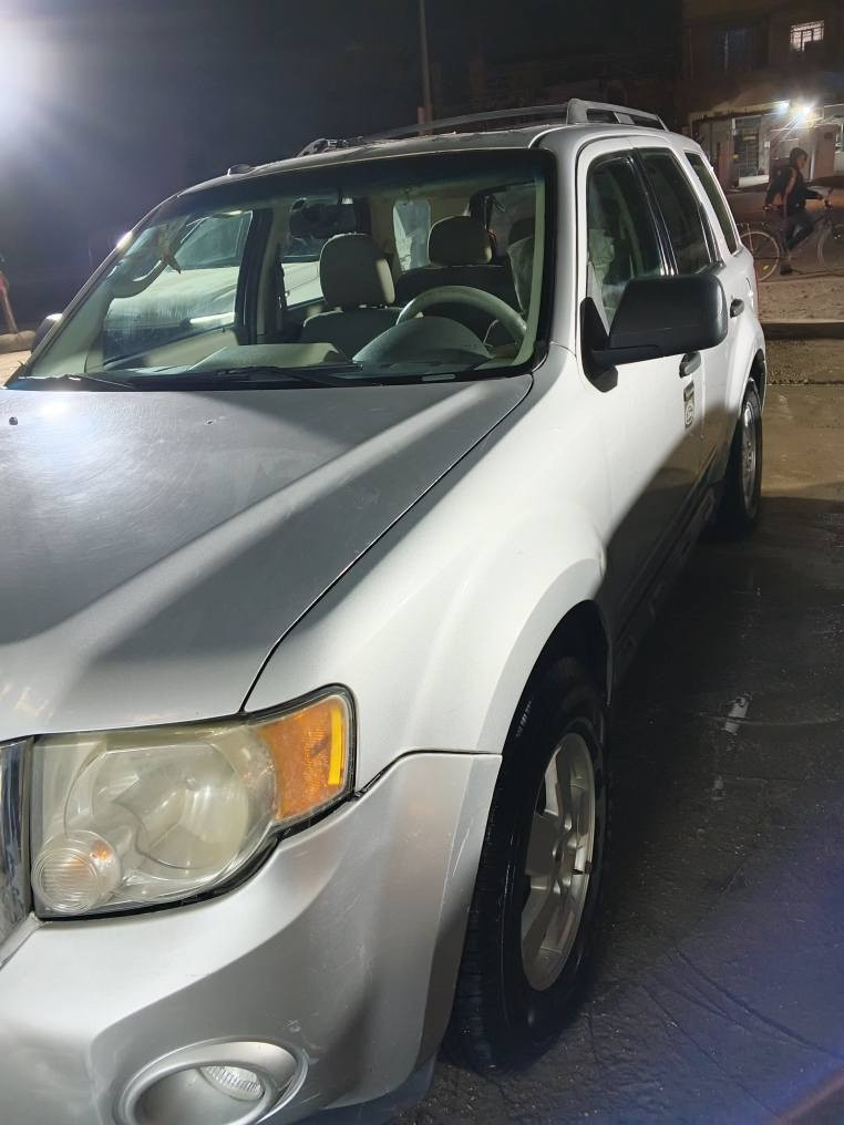 فورد سكيب موديل12 رقم بغداد 
4سلندر محرك 2400
كير محرك صدر كله جديد
تخم تايرجديد باتري جديد 
سياره جاهزه من كلشي 
***********
