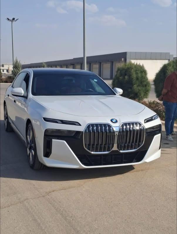 السلام عليكم  bmw موديل 23 السياره فول الفول ماشيه ٢٢ الالف ابواب كهرباء كلين تايتل موديل كت ام رادار داتشاو ويل ٢١ عروش ٥ بردات تدفئه تريد سترين كشنات ناضور ليلي مكفوله من كلشي ***********
