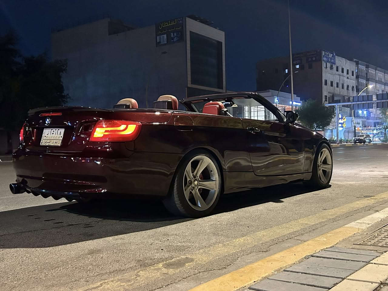 ‏BMW E93 2012 328i

 للبيع او مراوس. سعر١١٥ بيهة مجال للشري. 

محرك السيارة 2800 n52 قبق اسود نوزل قصير 
السيارة من النوادر بل العراق  ماشية ٩٠ مايل 

بيهة صبغ جمالية فقط. كفالة  شواصي. لغود  سيارة كشف حديد يعني. قمارة مو جادر. السيارة فول. موصفات. 
كشنات خزن ميموري. 
رادار امامي
ويل هامان 18 تو سايز . 
شباك M
سبايدر كاربون اصلي. M
مري. M
حساسات امامي. خلفي. 
لايت فيس. لايفت  
صندوك شفط. 
كشنات تتفئة  ستيرن تتفئة 
مري. جاني. قلاب. وية حركت R +شفط 
بصمة فتح وتقفيل من اليدات + ترحيب. اضوية 
تشغيل بصمة 
تحكم اربع جامات تصعيد وتنزيل من البصمة  السيارة +
فتح كشف السيارة من بصمت السيارة خارج السيارة. 
وبعد اكو هواي. شغلات 
مكاني. بغداد الوزيرية 

 

بيهة نواقص. بسيطة   ***********
