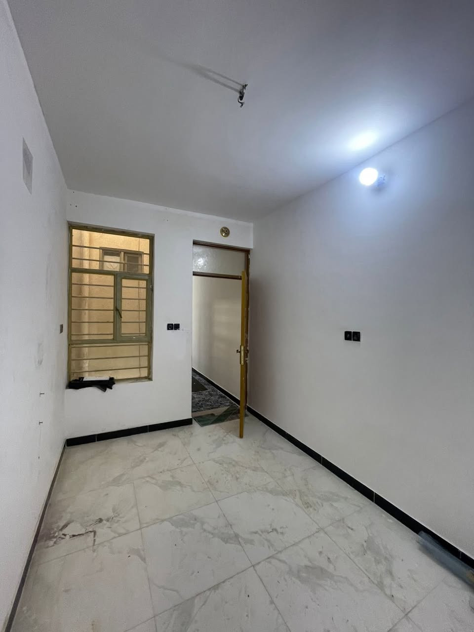 يالله مشتمل للبيع
مشتمل للبيع 57م
واجهة 3 ، نزال 19
طابق اول يحتوي ع استقبال وصاله ومطبخ 
وخدمات وغرفة نوم
وطابق ثاني غرفتين نوم وخدمات

📍موقع البيت : العقاري قرب مدرسة التربية

للأستفسار مكتب ارض الخيرات
*********** حسن العقابي
@الجميع
