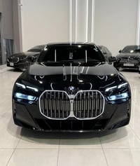 بي ام دبليو ٧٤٠i • ٢٠٢٤ • M باكج