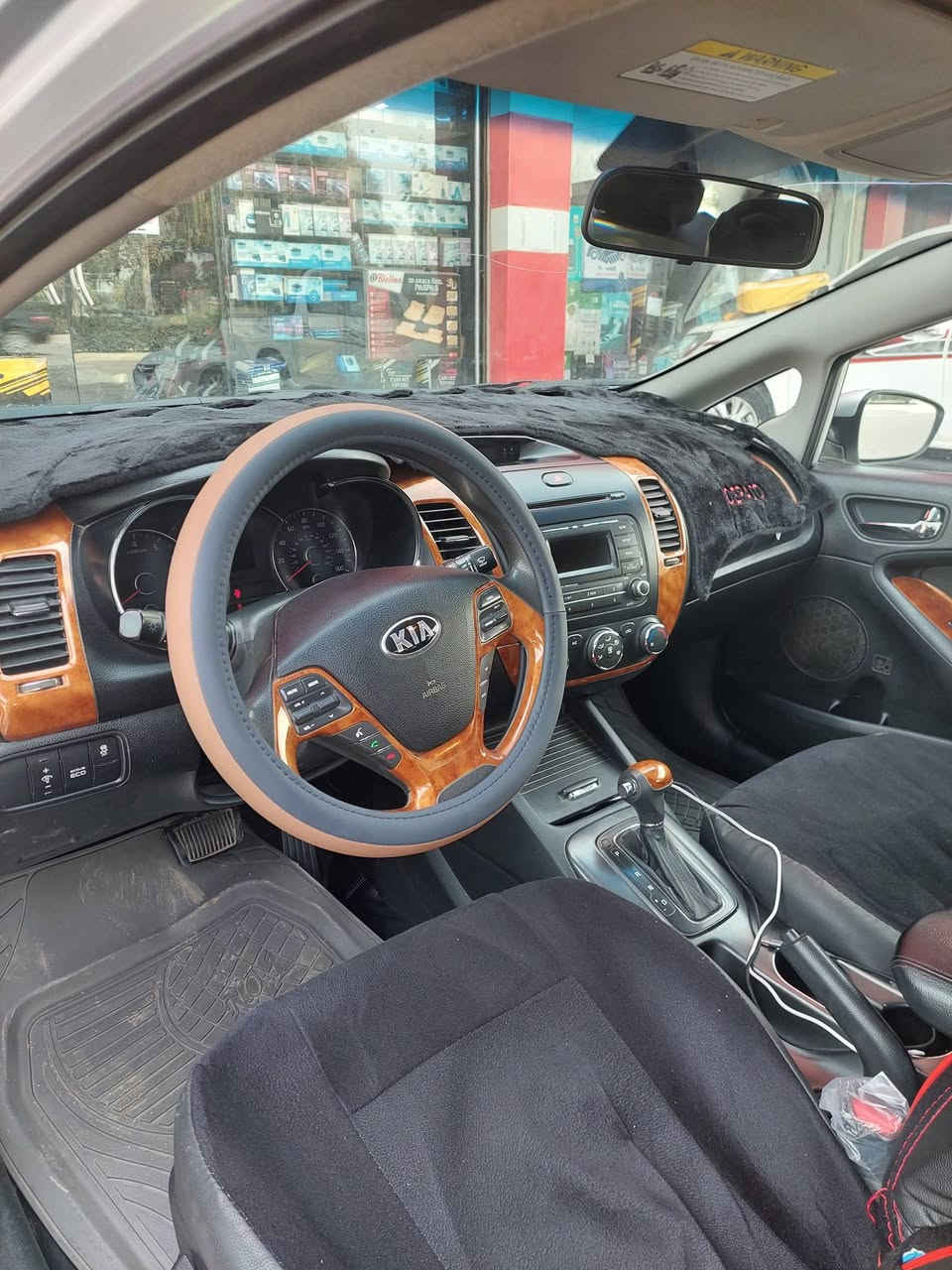 فورتي موديل 2015 وارد امريكي محرك 2000 دوش سعرها 103 ورقه.
بيها 3 قطع صبغ بدون دواخل. مكاني ديالى بعقوبه 
*********** ..
