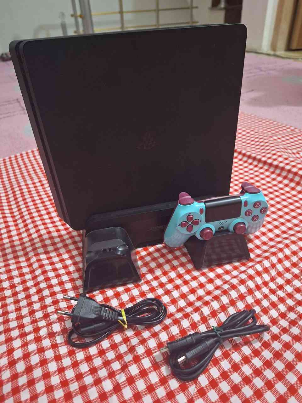 بلي 4 سلم ذاكره 512 Gb
مع قاعده و يده وحده و HDMI و كبيل كهرباء
فول نظافة ما مصلح قبل وما مهكر
سعر البيع ٣٠٠ الف وبي مجال بعد
للتواصل : ***********
ويوجد توصيل جميع المحافظات
