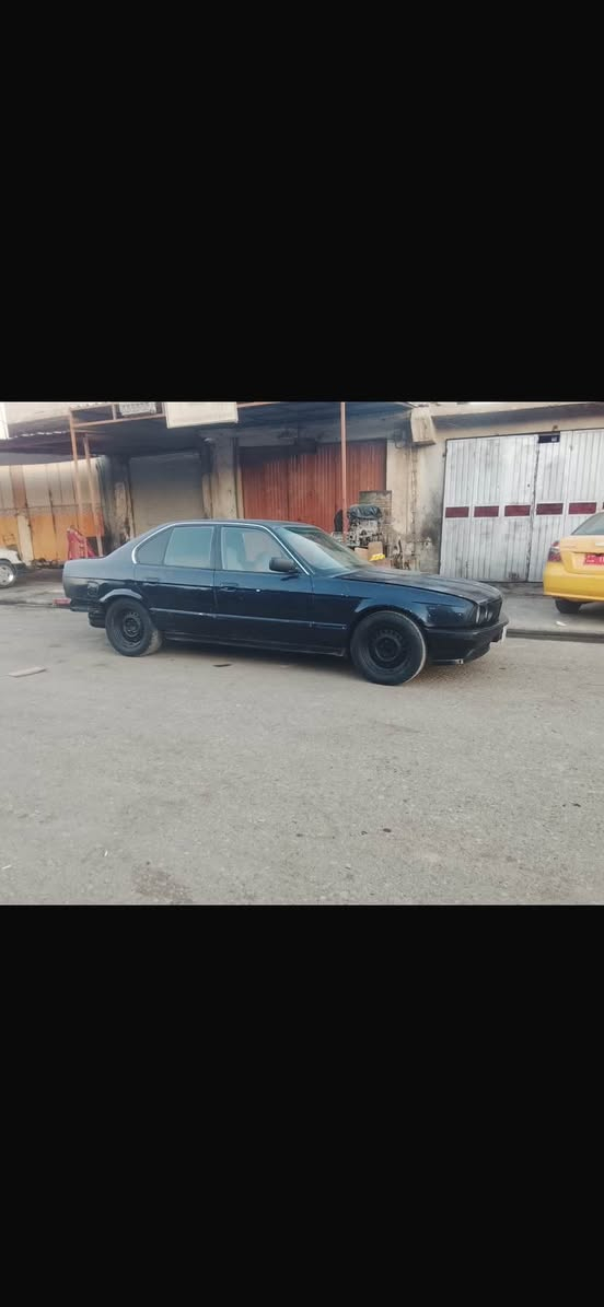 سه ره تا به نا وي خوا
Bmw520i
سه يا ره كه تا بلي جوانو پاكه 
گيرومه كينه به شه رت 
ته قه و ره قه به شه رت 
هه تابلي به قوته ماشاالله ليبيت 
كاره باي كامل ئيشه كات 
سه ياره كه علوجه 
به شه رتي مه ده ني 
17مه عامه له 
مشته ريت چات كه يا ته له فون
*********** السليمانية, العراق
