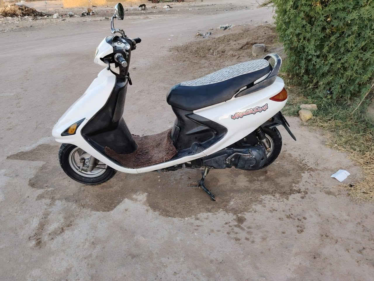 السلام عليكم دراجه للبيع نضيفه كلش مال جناي شاصي نضيف مكينه نضيفه كلش صوته ناعم دراجه كهربائياته كلهن شغالت كفرات بلاد السعر ٤٥٠ وبيه مجال المكان نجف ابو صخير الرقم *********** لي تفيده يعلق واني ادخله خاص
