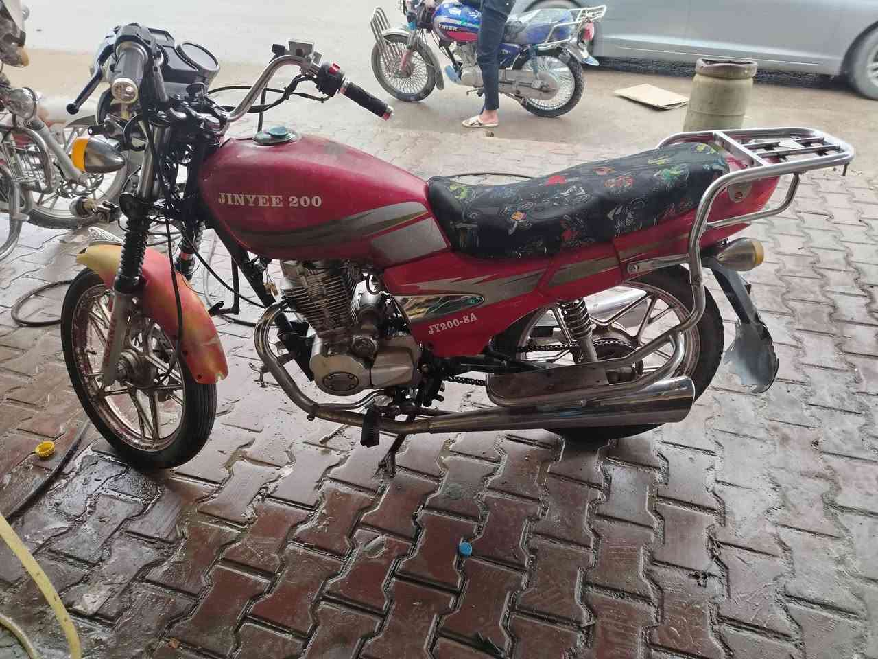 دراجه جونده ابو صاروخ مكينه ما مفتوحه اوراق موجود التانكي بيها لحيم سعر ٢٠٠قفل *********** موديل ٢٠١٩
