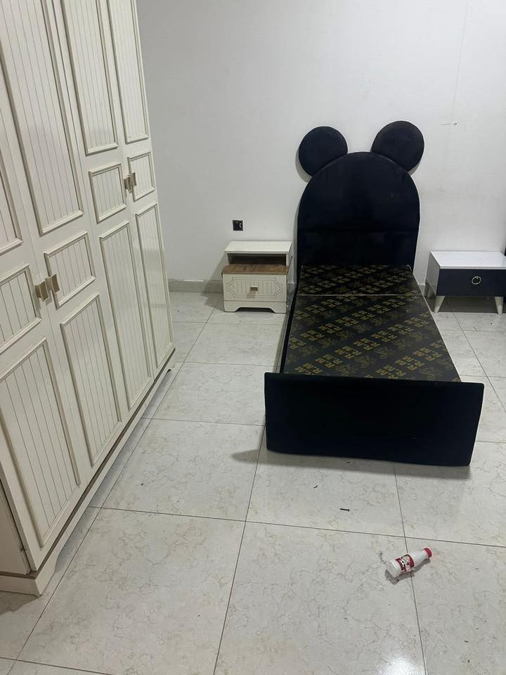 اغراض للبيع 
كلهن نضيف وجديد
ثلاجه استخدام قليل 
جدا
***********
غرف اطفال 
كنتور 
مجمده 
ثلاجه 
مكتبه
