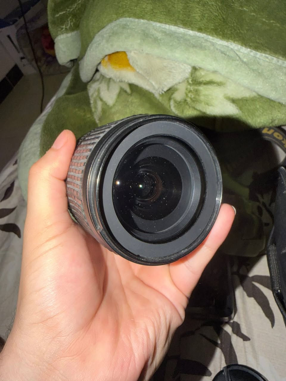 نيكون d7200 للبيع مستعجل  مكاني بغداد الكريعات
***********
