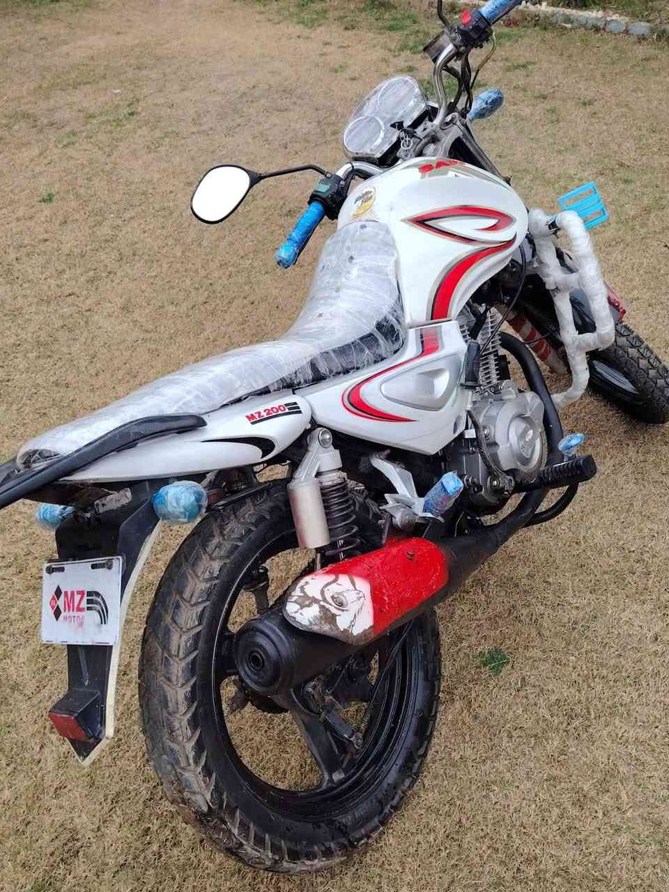 السلام عليكم سنكي موديل 2018 كهربائيات شغاله مكينه لا تنقيص لا تبخير دراجه نظيفه اوراق كامله السعر 550 وبيها مجال للطيبين***********
