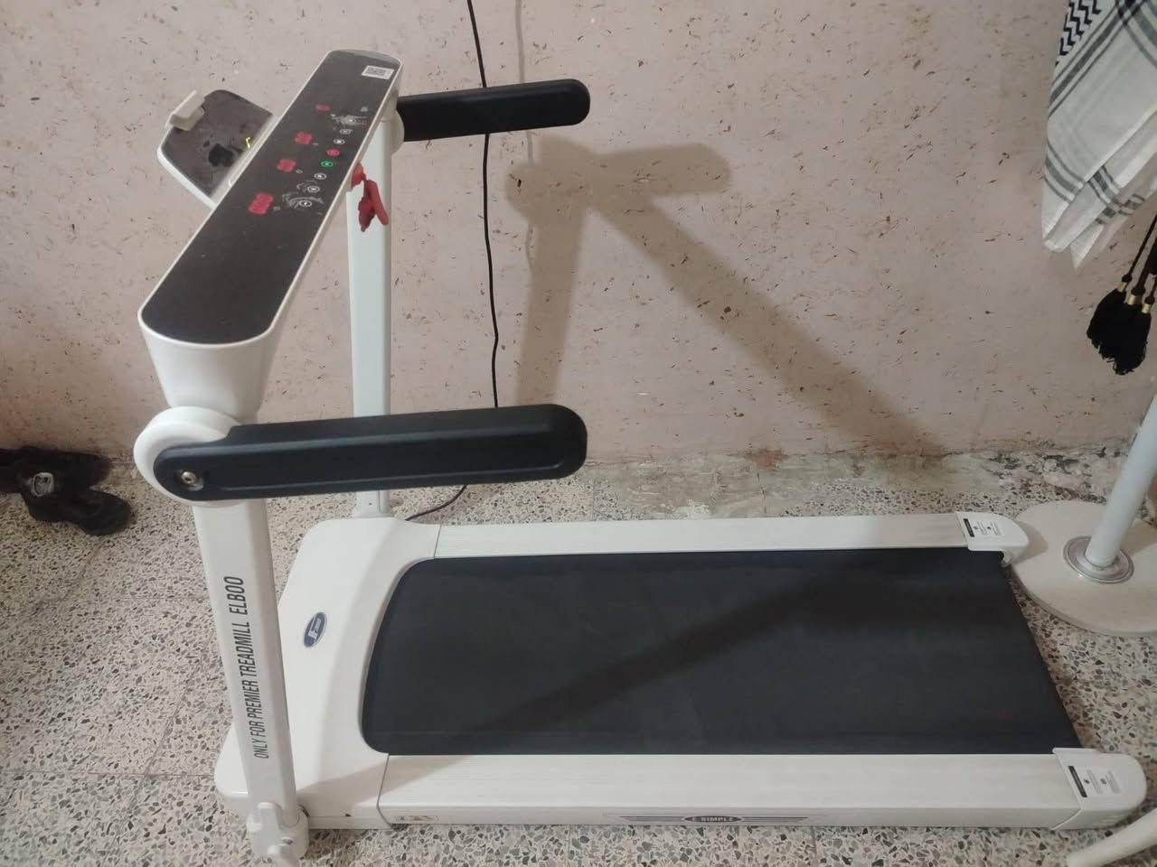 جهاز جري للبيع مستعمل يتحمل وزن 160 كغم قابل للطي السعر 200 الف وبي مجال بسيط
ملاحظة/ الجهاز يشتغل ويفصل***********
