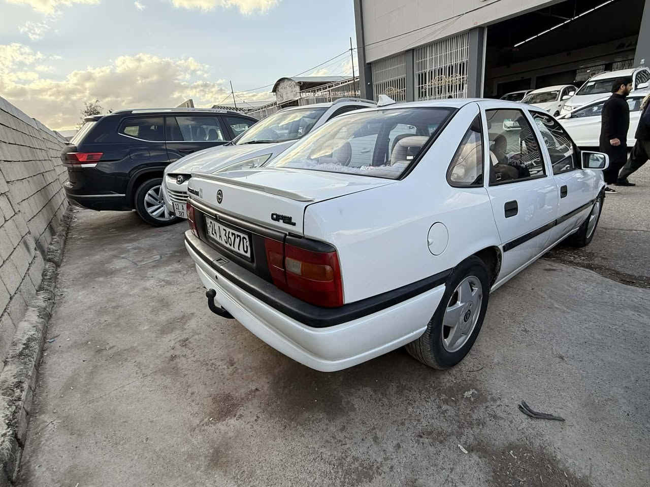 السلام عليكم للبيع اوبل فكترة 18 كير توماتيك تبريد اوكيرمحرك بشرط بيه صبغ شبر تحت الير رقم وسنويه وكابون بانزين جديد ***********
