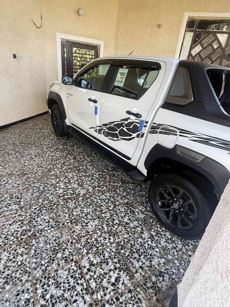 السلام عليكم 
للبيع تيوتا هايلوكس🛻 6 سلندر 
ادفنجر 2023 
كفاله عامه حتى من رصعه او شخط والسونار مرفق مع صور
سعودي دبل سنترلوك
ام المنفاخ
رادارات
كامرات محيطية
رقم اربيل
فول مواصفات للاخير 
٤ كامرات 📸
حساس امامي خلفي 
مري شفط 
قطعتين تبريد ❄️
٦ سماعات 🔊 
شاشة🖥️
بصمة 
باقي المواصفات معروفه 

العنوان بغداد ناحية الرشيد 
***********
