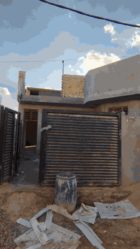 🔴دار للبيع !

طابو زراعي سند ٢٥

ملاحظة البيت قيد الإنشاء فتره وجيزه ويكمل

🏫تستلمه جاهز وتسكن بي جديد

🏫المكان : الحله منطقة زوير الغربي 
📐المساحة  [ متر ٢٠٠ مربع]،

واجهة ١٠ متر ونزال ٢٠ متر

يتكون من  [ مطبخ و استقبال وكلدور وغرفه نوم  ومجمع صحي داخلي وخارجي  ] 

📍 [ كل الخدمات متوفره  ]

🏡 مساحه خارجيه 

بناء حديث 

💰 السعر ب ١١٣ مليون 
قابل للتفاوض

لا تفوّت الفرصة… 🔑

 تواصل معنا الآن على الرقم التالي

[***********]

او زورو مكتبنا الواقع في عنانه قرب المركز الصحي

 واحجز موعدك للمعاينة.

🏡 دار العمر بانتظارك!"
 
 #عقارات_عنانه #تابعونا #روح_الحلة
