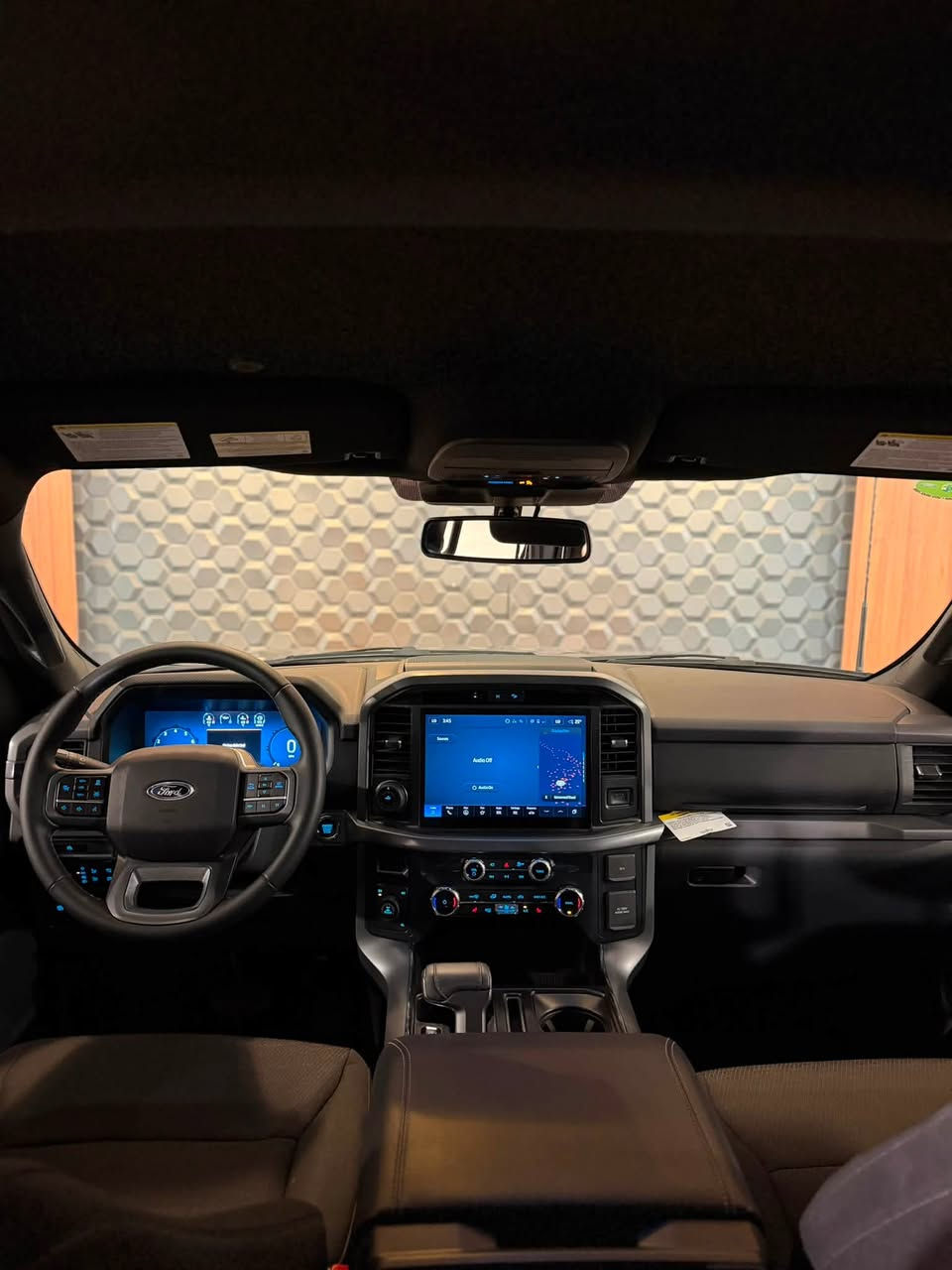 Ford F-150 XLT 2025🔥
ارخص سعر بكل العراق : 339$ ورقة🔥
موديل : 2025
V8 دبل اكسل🔥 
‎ماشية : 3 الف فقط
المواصفات: XLT
لون مميز : نيلي غامق
السيارة وارد امريكي بيها جاملغ و بنيد صبغ بدون دواخل🔥
السيارة بدون رقم تترقم شمالي

السعر : 339$ ورقة💣

للاستفسار : ***********

العنوان : السليمانية المعارض الجديدة شركة ازمر اوتو معرض رقم ٣٤
