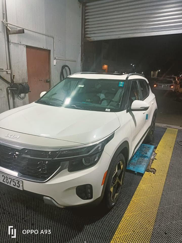 من رخصة الادمن
🚗 للبيع – كيا سيلتوس  امريكي 2024
✅ سنة الصنع: 2024
✅ المحرك: 2000 سي سي
✅ ناقل الحركة: أوتوماتيك
✅ اللون: أبيض
✅ الممشى: 14,000 كم

المواصفات:
✔️ فتحة سقف
✔️ حساسات
✔️ نظام تحديد المسار
✔️ شاشة حديثة
✔️ كاميرا أمامية وخلفية
✔️ إيرباغ أمامي وخلفي

ملاحظة:
السيارة  بدون حادث من  امريكا
تعرضت لحادث خفيف في العراق والضرر عبارة عن باردين في الجهة اليمنى فقط، ، أما بقية أجزاء السيارة فهي بحالة ممتازة ومكفولة.

💰 السعر: 17,500 دولار (قابل للتفاوض بالحدود المعقولة).

📍 الموقع: حي القاهرة – بغداد

📞 للاستفسار: ***********

الجادون فقط، مع الشكر.
