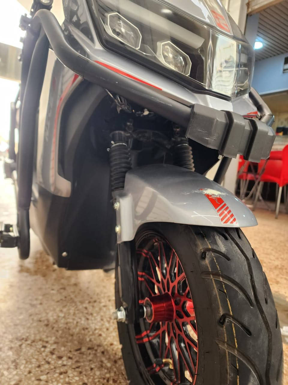 دراجه شحن للبيع ما مستعمله هواي نضافه فول شرط على الفحص بطاريلت نضيفه بل باكيت ما ناقصه شي دراجه سعر 800 وبي مجال
لتواصل ***********
