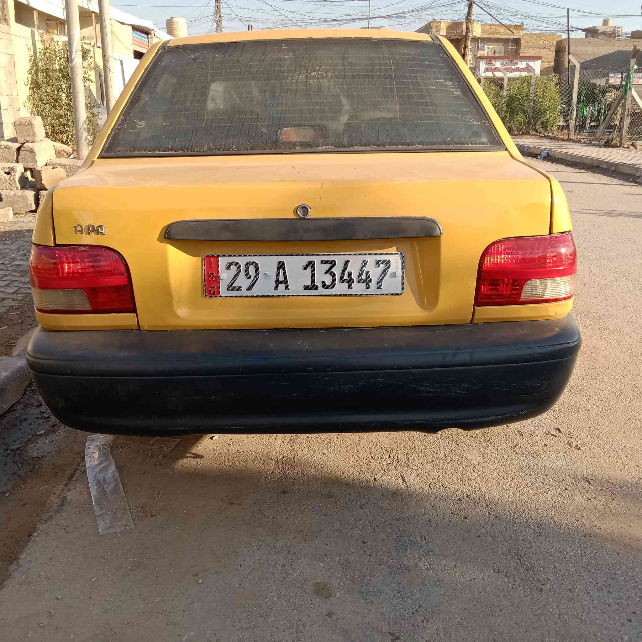 سايبة نضيفة للبيع مديل 12 سيارة بسمي  مكاني بالكوت مركز المدينة سعر 24 رقم انگليزي ***********
