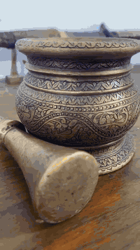 هاون نحاس للبيع  شغل عثماني قديم  تواصل 07802001155