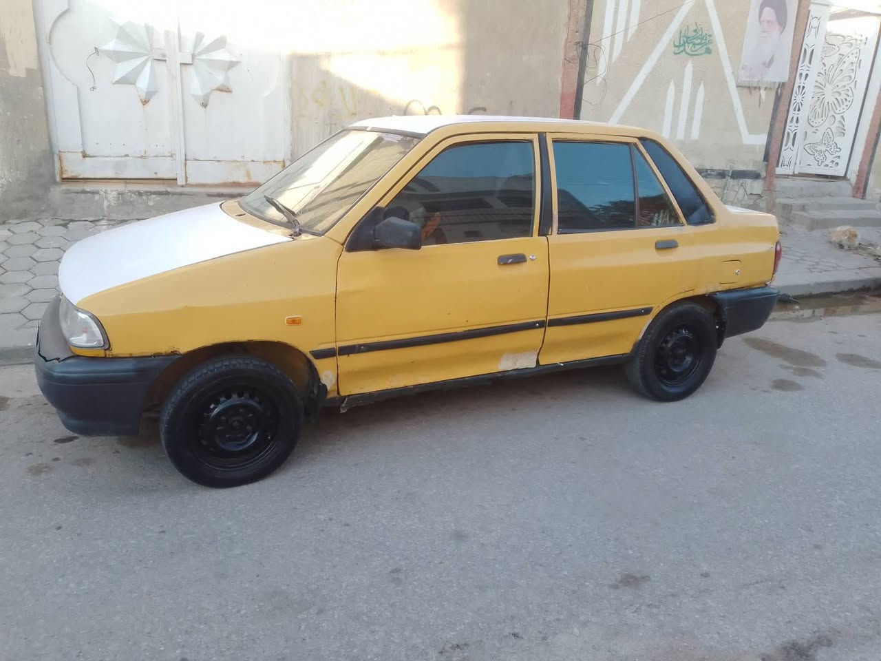 سايبه للبيع سياره حلوه ونظيفه جير ومكينه شرط حداديه تخبل موديل السياره 10 رقم قادسيه بدون تحويل مكان السياره نجف السعر 1,500 الشراي هذا رقمي وخلي يخابرني ***********
