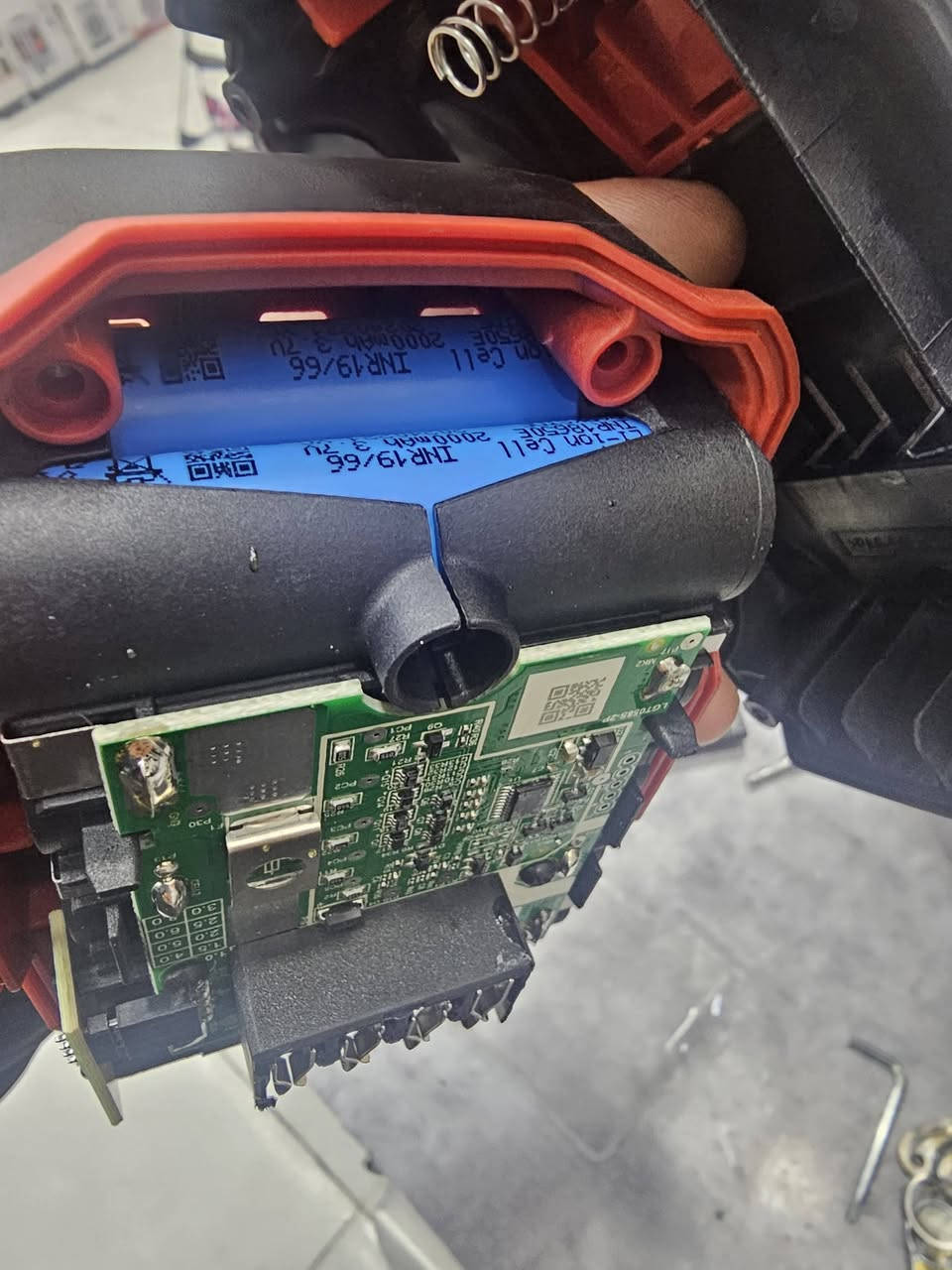 بطارية ٤ امبير فقط جملة *********** واتساب
